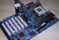 4 moederborden review - GF2 op Gigabyte 200 pixels