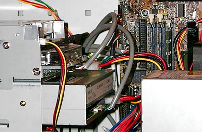 Gigabyte roadmap augustus 2000 - Serial ATA kabels