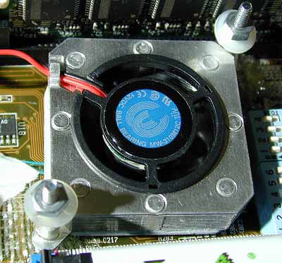 TennMax Lasagna op Asus A7V clock generator