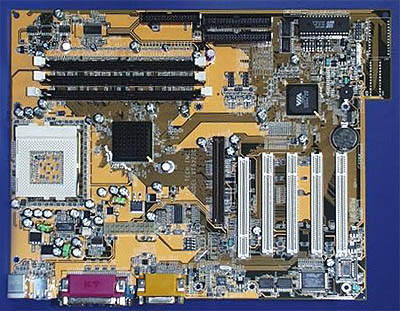VIA VT5322C reference board met Apollo Pro266 chipset
