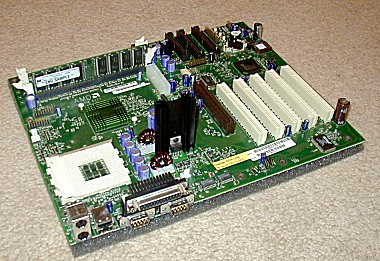 AMD Corona EVT8 reference board met 760 chipset (mobo layout)