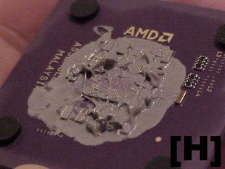 Hoe je heatgrease niet moet opbrengen (HardOCP.com)