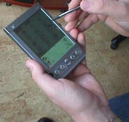PDA roundup - Handspring Visor Platinum in de hand