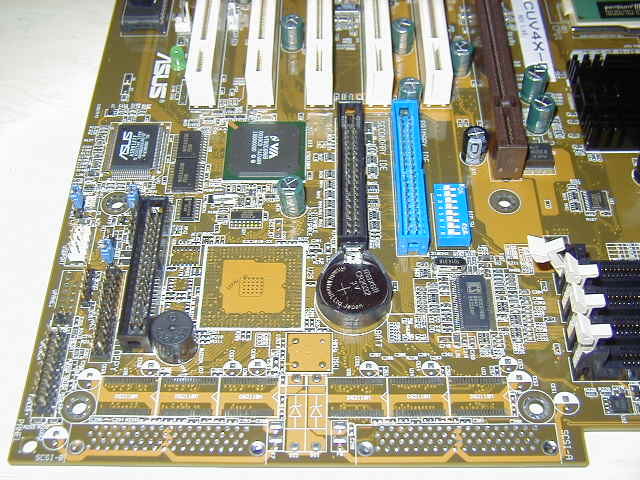Asus CUV4X-D, zonder SCSI