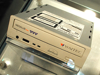 Waitec Megalus 24/10/40 CDRW drive