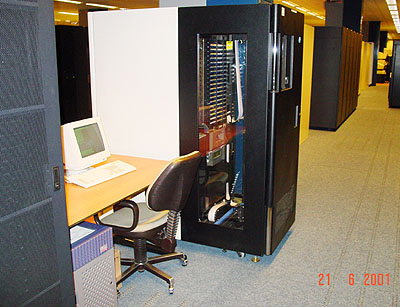 Genesis cluster - Tape robot
