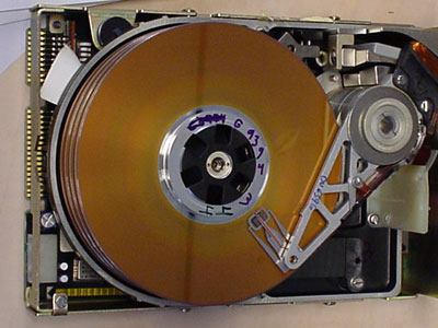 Reizende handelaar Instituut machine Historie van de harde schijf, techniek en performance - Achtergrond - Tweakers Reizende handelaar Instituut machine Historie van de harde schijf, techniek en performance - Achtergrond - Tweakers