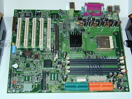 Abit TH7II-RAID (Pentium 4 Socket478 moederbord)