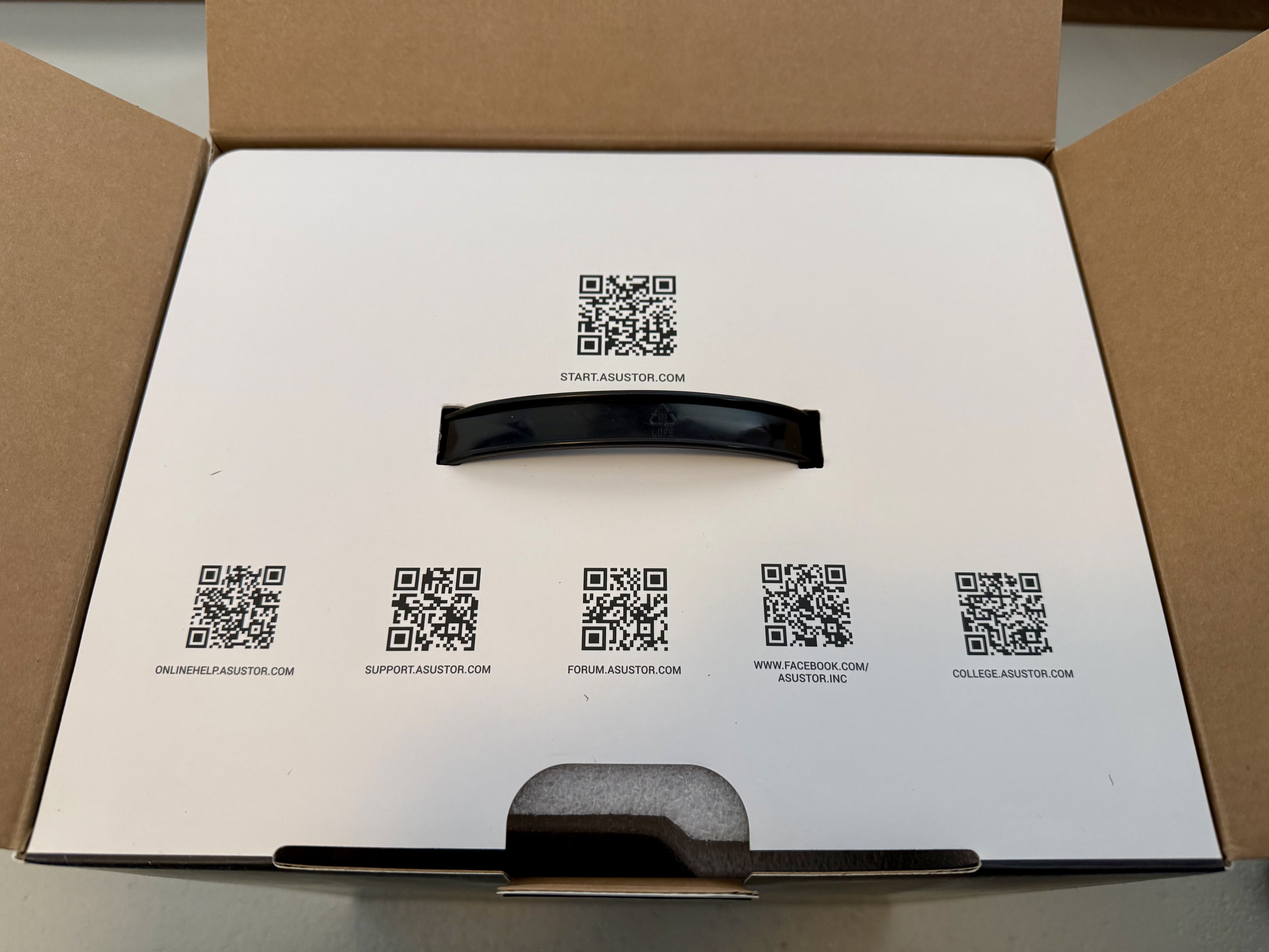 Afbeeldingslocatie: https://tweakers.net/fotoalbum/image/14TeeG7EQe7YKCOkS3Qhyoqb.jpg