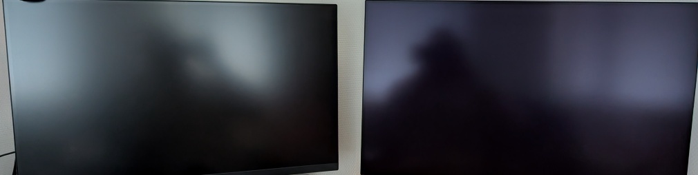 Reflectie t.o.v. matte IPS, OLED rechts Reflectie t.o.v. matte IPS, OLED rechts