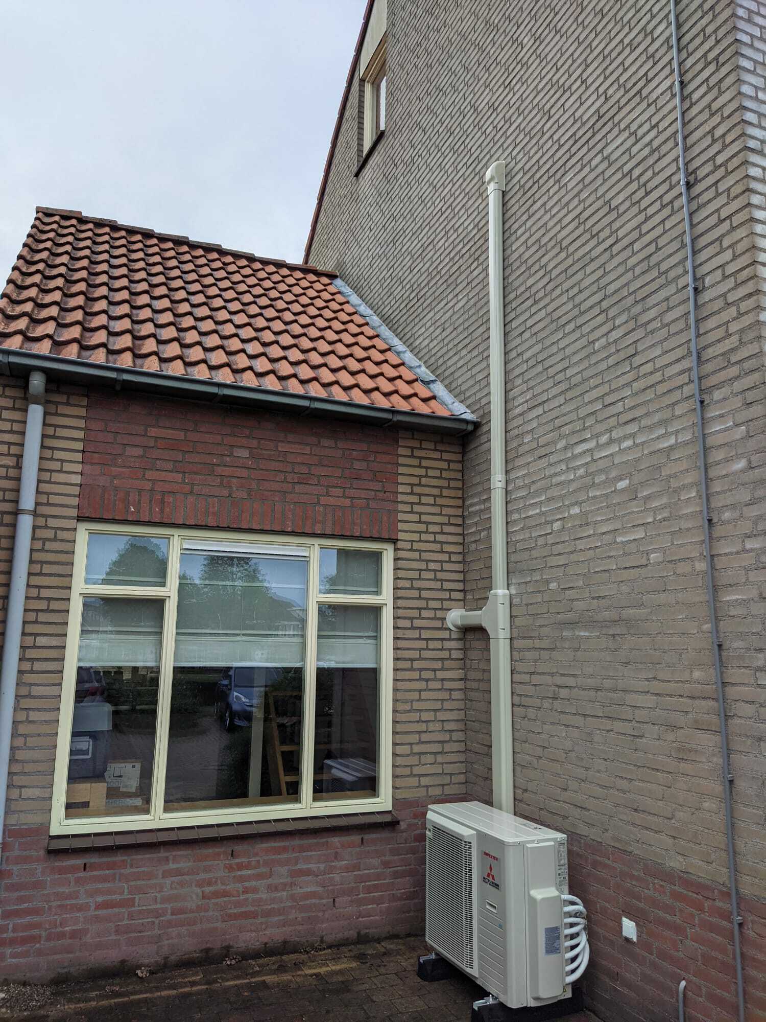 Afbeeldingslocatie: https://tweakers.net/fotoalbum/image/tXKJWmC75c12FJR0R8suL190.jpg