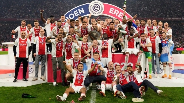 Afbeeldingslocatie: https://tweakers.net/fotoalbum/image/uEMO1mUUR5Ug69W903176whh.jpg