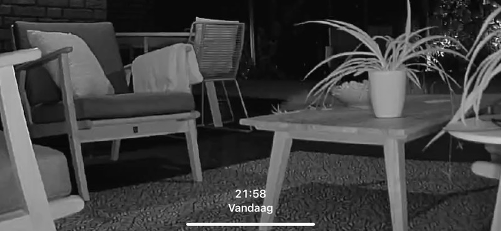 Afbeeldingslocatie: https://tweakers.net/i/-A2bqPJgJLB0u6ADDz9Z9eTt-oA=/full-fit-in/4920x3264/filters:max_bytes(3145728):no_upscale():strip_icc():fill(white):strip_exif()/f/image/W3icefbhNmWNMv0DqbNoUJu9.jpg?f=user_large