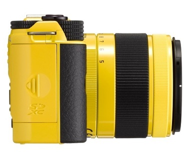 Pentax Q7 + 5-15mm f/2.8-4.5 & 15-45mm f/2.8 Geel