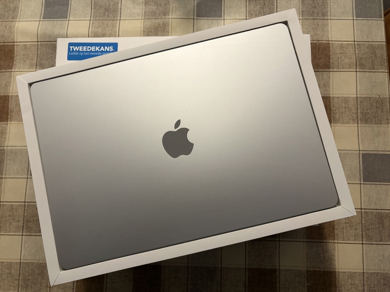 Afbeeldingslocatie: https://tweakers.net/i/-B87PeNPitd_TAZ517xM_Z0i3jE=/800x/filters:strip_icc():strip_exif()/f/image/pPYTwc0moadfttP0DBiXpIOL.jpg?f=fotoalbum_large