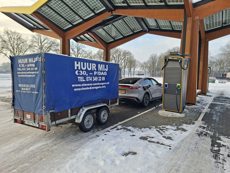 Afbeeldingslocatie: https://tweakers.net/i/-EtaioRy--IGfbPRkbvE22LrNm0=/800x/filters:strip_icc():strip_exif()/f/image/305N1ShMO3Jr6XSXvzPoi2sV.jpg?f=fotoalbum_large