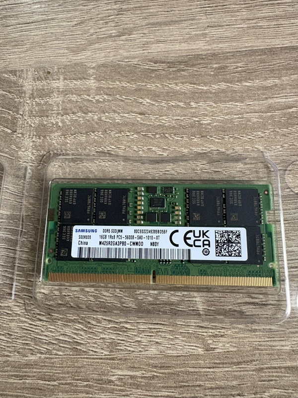新品同等 SAMSUNG 16GBx2 DDR5 PC-5600B SODIMM Samsung 16GB DDR5-5600 SODIMM – PC5-5600B (1Rx8) aangeboden