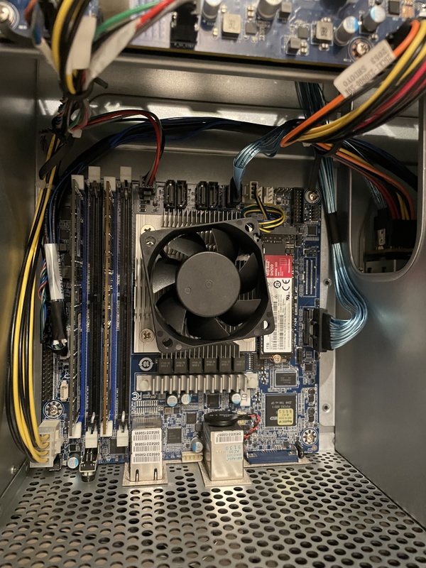 Afbeeldingslocatie: https://tweakers.net/i/-NhcFhkaI9gxGnAdwpRWcZOtYS0=/x800/filters:strip_icc():strip_exif()/f/image/esFyyzzeTEPOIylHU4QHTmF4.jpg?f=fotoalbum_large