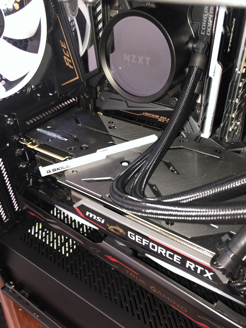 Afbeeldingslocatie: https://tweakers.net/i/-Q0BemohoVciSj_Ji0ZIlxeaXcM=/800x/filters:strip_icc():strip_exif()/f/image/s2ng8SZIY5ApKOsjoDmvTxko.jpg?f=fotoalbum_large