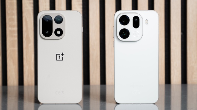 OnePlus 15 (links) en OPPO Find X9 Pro