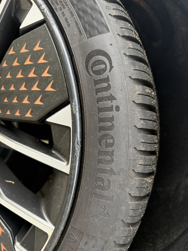 Afbeeldingslocatie: https://tweakers.net/i/-hh9Gg0-JeOzVe_04c17vAzUens=/x800/filters:strip_icc():strip_exif()/f/image/fJoLaW6NH1I1KwxEf5UB8tib.jpg?f=fotoalbum_large