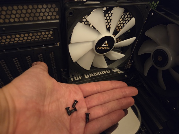 Afbeeldingslocatie: https://tweakers.net/i/-kBZlv2NlABGLpPKwcdUFkdM-jY=/620x/filters:strip_icc():strip_exif()/m/2271134/1W2ai4VxBZsfGKgonrZwK3u25YMGCgy18gPQ0yIcUfFMmkNw9g.jpeg?f=620xauto