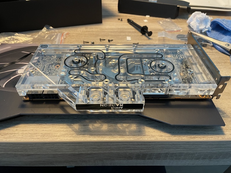 Afbeeldingslocatie: https://tweakers.net/i/-meZaFPOnR4xhyluuqnc6nF3I-M=/800x/filters:strip_icc():strip_exif()/f/image/k9nRQr3ZytL9fms5akcaPZ8Q.jpg?f=fotoalbum_large