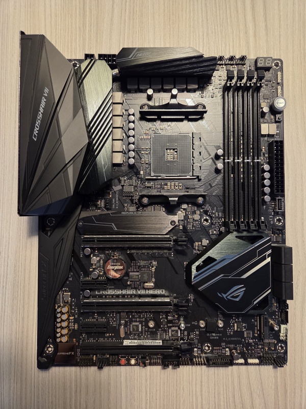 ASUS ROG Crosshair VII Hero (zonder wi-fi) aangeboden - Vraag