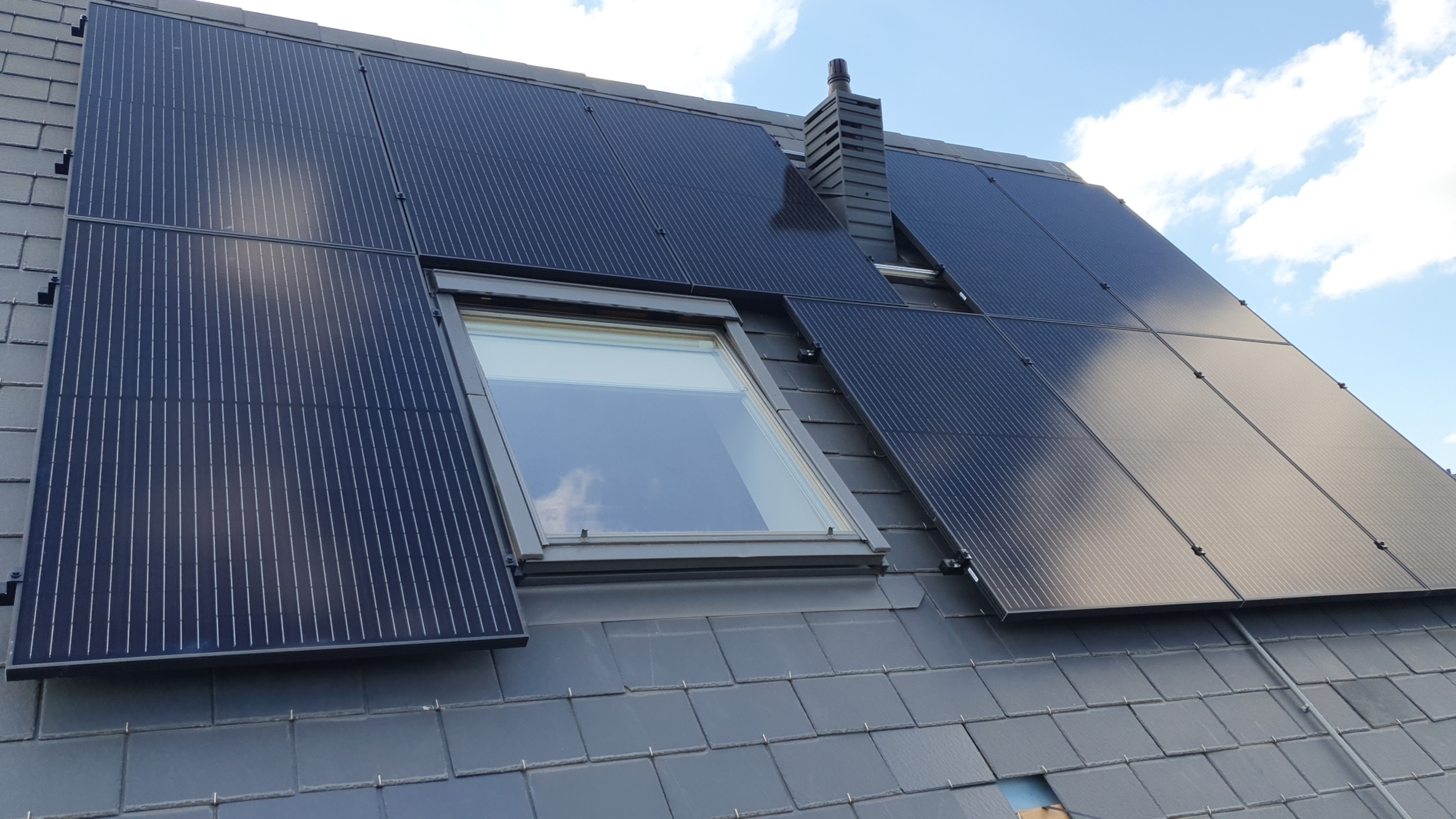 Afbeeldingslocatie: https://tweakers.net/i/-oER3qfjjAs6EyJD0muCUR__7A0=/full-fit-in/4920x3264/filters:max_bytes(3145728):no_upscale():strip_icc():fill(white):strip_exif()/f/image/p08VVZkt4wugH7Pu2l7DyG2W.jpg?f=user_large