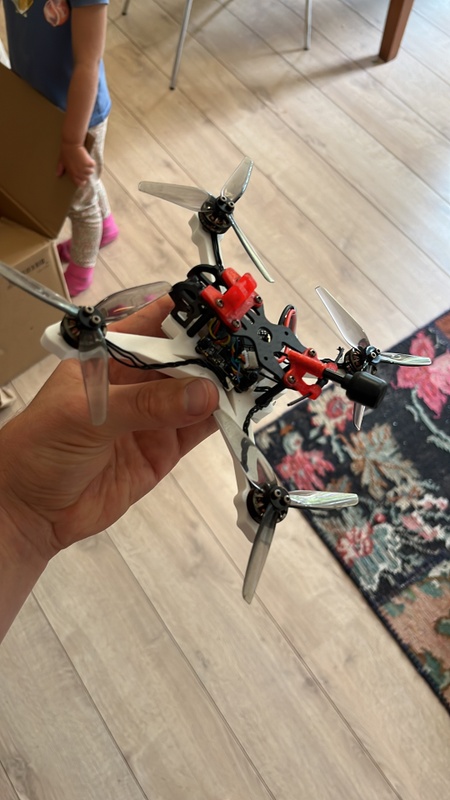 Afbeeldingslocatie: https://tweakers.net/i/-pT7I3wcdSS4CpTF6Eyg7A30Pg0=/x800/filters:strip_icc():strip_exif()/f/image/rPVq9M20jjsSXhzqPgMVnsQK.jpg?f=fotoalbum_large