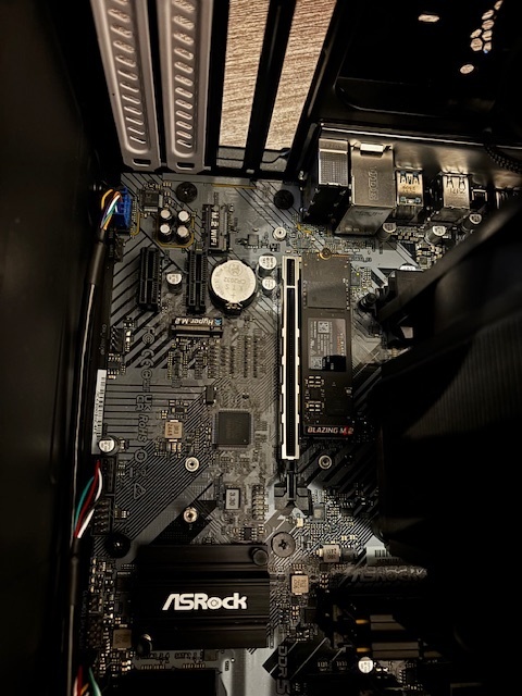 Afbeeldingslocatie: https://tweakers.net/i/-waF3Sep5HNGn7EAnv2GDXRTCX4=/fit-in/4920x3264/filters:max_bytes(3145728):no_upscale():strip_icc():strip_exif()/f/image/JbqVd9YwmzsqKu0xzIRVQLC8.jpg?f=user_large