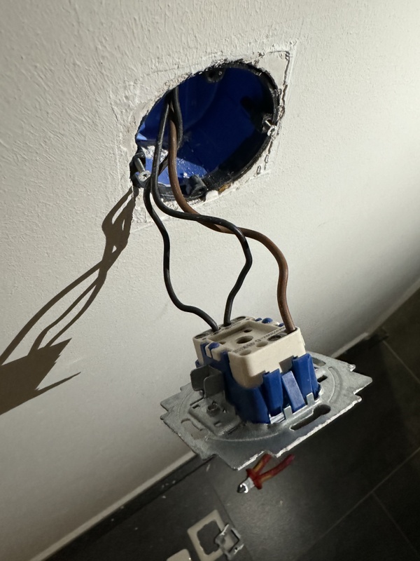 Afbeeldingslocatie: https://tweakers.net/i/03yn9xOIsfDzHTPxoxvCBvuJ90o=/x800/filters:strip_icc():strip_exif()/f/image/kPc74x0uJgMrPXdRDNX1aCF4.jpg?f=fotoalbum_large