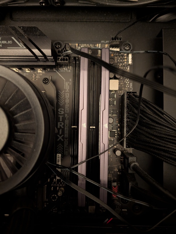 Afbeeldingslocatie: https://tweakers.net/i/04SyAflgtzzNLc7f0qCnPaFv7hw=/x800/filters:strip_icc():strip_exif()/f/image/JTYbzetyhi8YHfKXI5ArclBT.jpg?f=fotoalbum_large