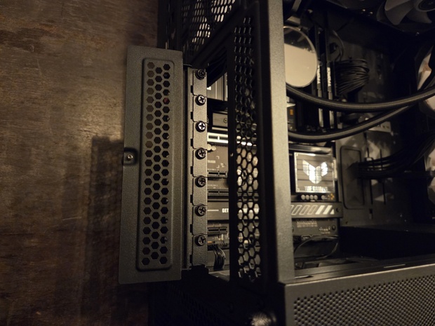 Afbeeldingslocatie: https://tweakers.net/i/06KpfqCJoIzAa3u8uFnSju6Iv0c=/620x/filters:strip_icc():strip_exif()/m/2271134/1W2ai4pyejVdtUfdUURDAi0GRxXBhhQdz7g48FoVgp9l1b2xjG.jpeg?f=620xauto