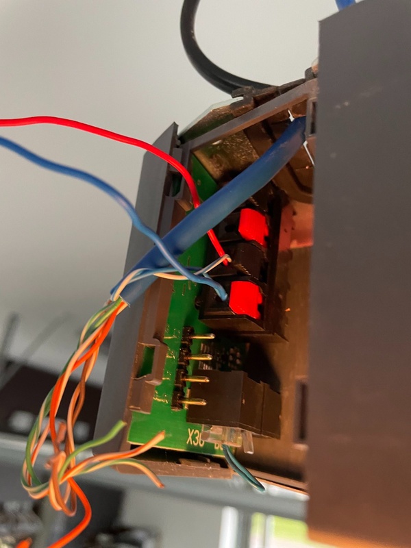 Afbeeldingslocatie: https://tweakers.net/i/0BiSgIVJGBlmya5aYVupOAz-J-w=/x800/filters:strip_icc():strip_exif()/f/image/UuQY7B4vd3iPQLOaDHqpIoa3.jpg?f=fotoalbum_large