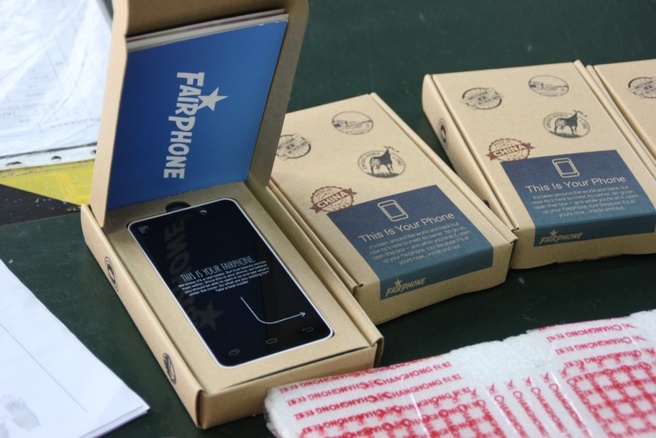 FairPhone verpakt