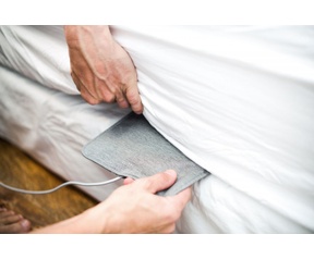Schuif een sensor onder je matras