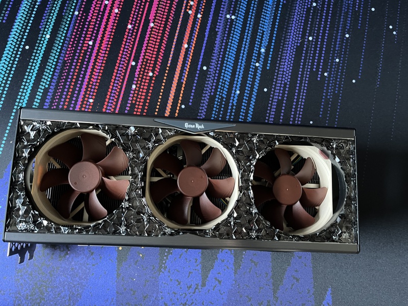 Afbeeldingslocatie: https://tweakers.net/i/0W6rBOvmG4YTBVK3cKthF-fHVis=/800x/filters:strip_icc():strip_exif()/f/image/bsokgjmPCpBHRiwN8iKTIdEf.jpg?f=fotoalbum_large
