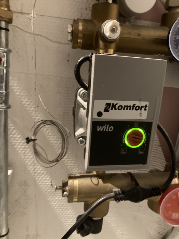 Afbeeldingslocatie: https://tweakers.net/i/0WesVa7K-kUV5NiooGv3b30Tb64=/x800/filters:strip_icc():strip_exif()/f/image/GT8DHeeLCas7hMKQGa9j4vSj.jpg?f=fotoalbum_large