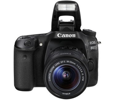 Canon EOS 80D + EF-S 18-135 1:3.5-5.6 IS USM Zwart