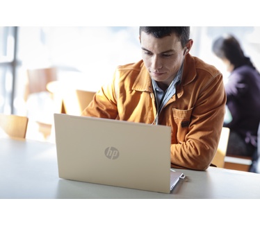 HP Pavilion 14-ce2706nd