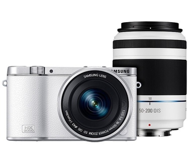 Samsung NX3000 + 16-50mm F3.5-5.6 Power Zoom + 50-200mm F4-5.6 ED OIS III Zwart