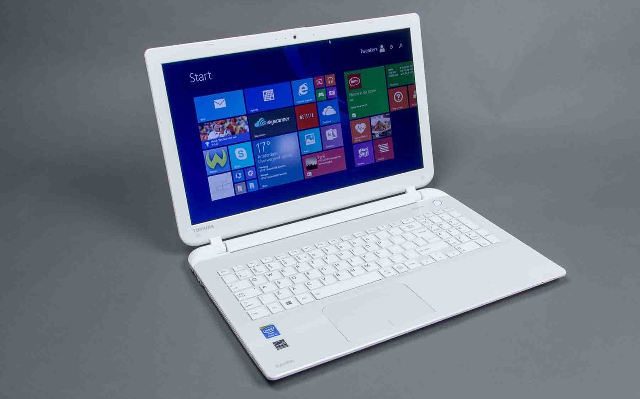Toshiba L50-B: laptop met een duidelijk accent - Review - Tweakers