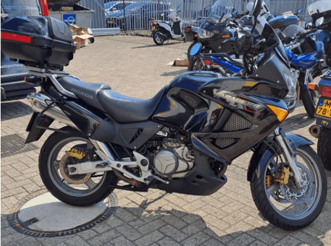 Afbeeldingslocatie: https://tweakers.net/i/0trxlOpfELLhc9MJfmpZMkALruQ=/full-fit-in/4000x4000/filters:no_upscale():fill(white):strip_exif()/f/image/Mmg7u6HObdI5OXVhj1SUflsN.png?f=user_large