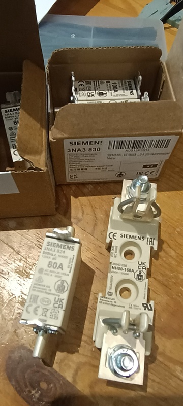 Afbeeldingslocatie: https://tweakers.net/i/0vFunA-Nyu95hsaHrafTNgq9BfE=/x800/filters:strip_icc():strip_exif()/f/image/DeB9WnquOS9Tytu33gScy1gw.jpg?f=fotoalbum_large