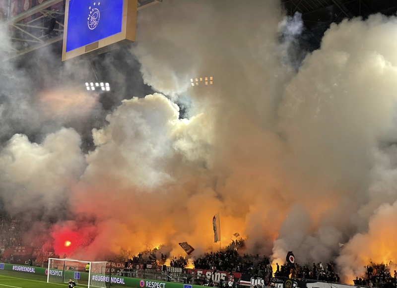 Afbeeldingslocatie: https://tweakers.net/i/0vSGhCA8mqMmHSj9FZlFJ9RDMxs=/800x/filters:strip_icc():strip_exif()/f/image/mZOWJpmKYvs3UDB6BQwpYFLc.jpg?f=fotoalbum_large