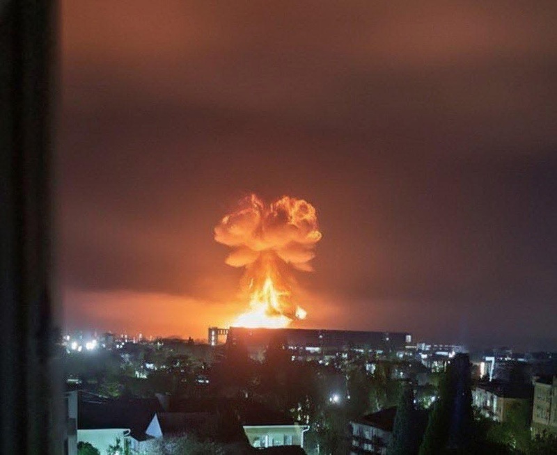 Afbeeldingslocatie: https://tweakers.net/i/10A8GykGiKXF2FlSApEA83MpsTg=/800x/filters:strip_icc():strip_exif()/f/image/7lZfFncjPQ2mLkJEJrEueDXU.jpg?f=fotoalbum_large