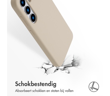 Accezz Liquid Silicone Backcover met MagSafe