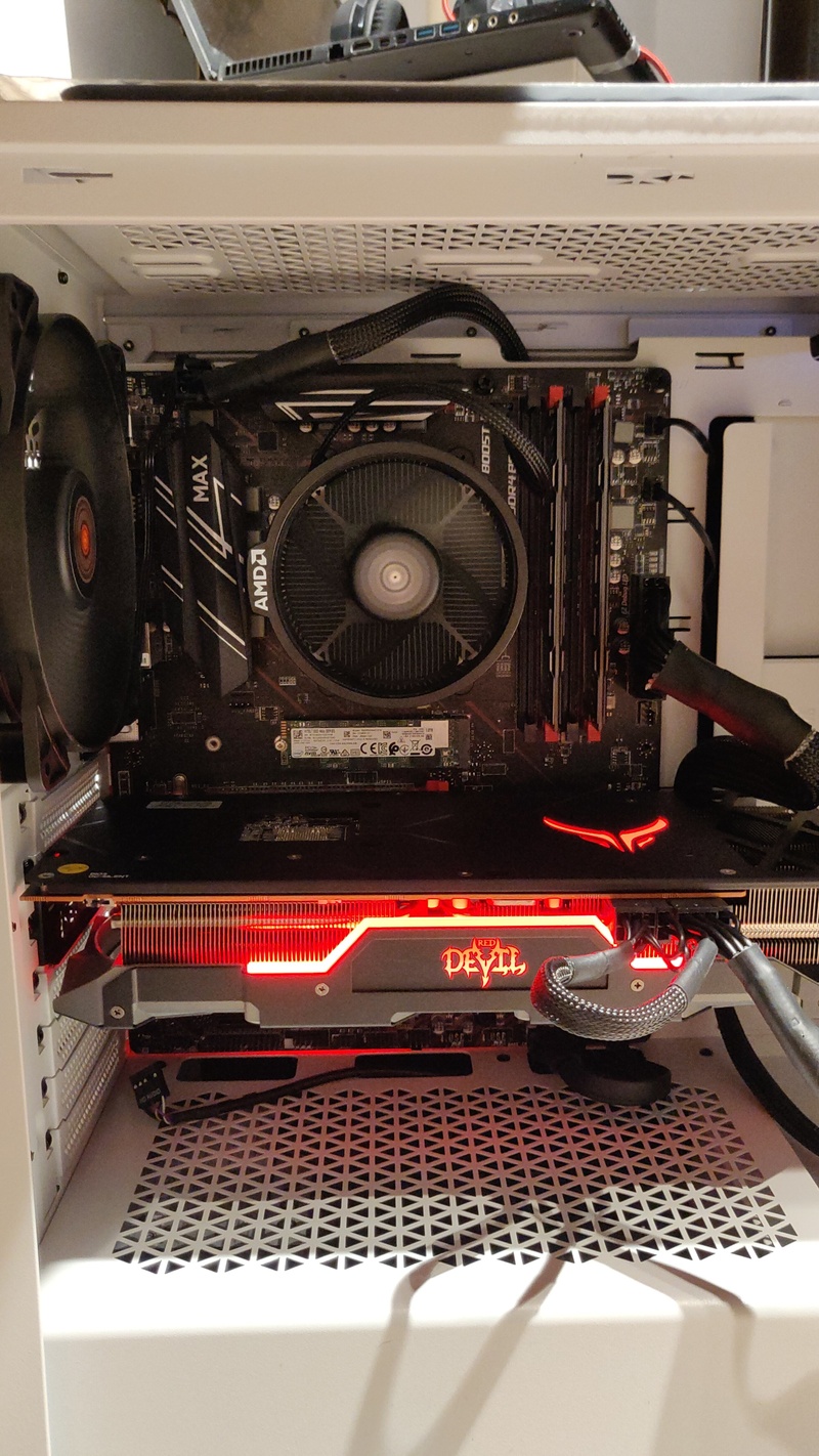 Afbeeldingslocatie: https://tweakers.net/i/13gS5xaNHCDnAvLrv_EYfg9Lsjg=/800x/filters:strip_icc():strip_exif()/f/image/BRCQbE3odS6Fss6Mfjhww6Rj.jpg?f=fotoalbum_large