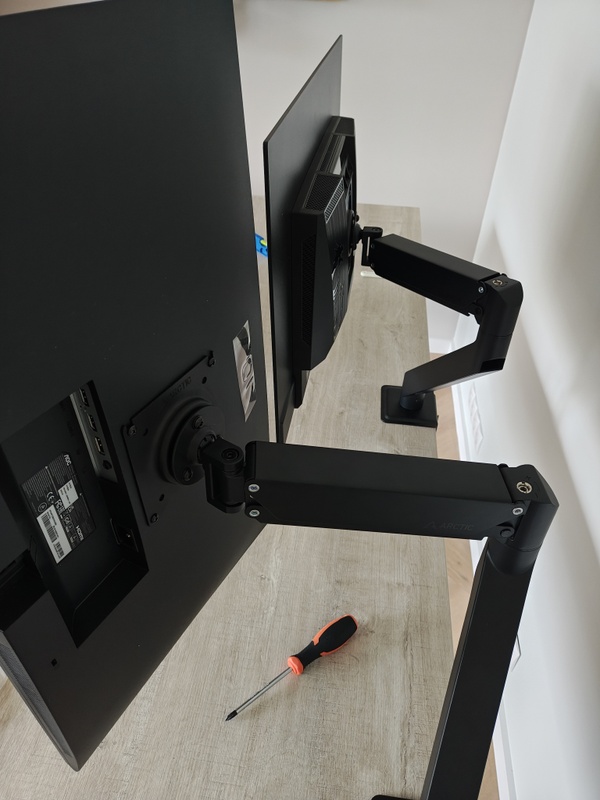 Afbeeldingslocatie: https://tweakers.net/i/13kGte268RkoTmUjQ3vjcb80Mpc=/x800/filters:strip_icc():strip_exif()/f/image/jTwpZWeuknrS02GVdhSCMn59.jpg?f=fotoalbum_large